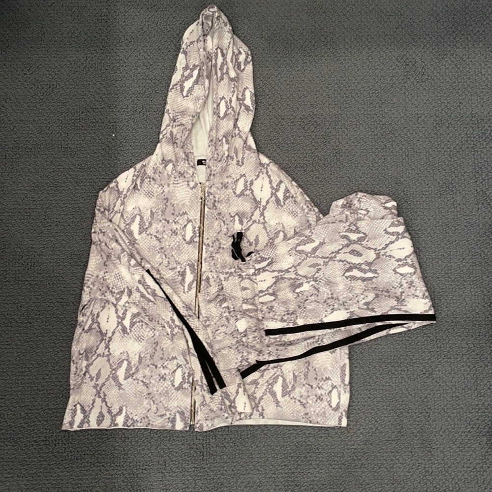 Michael Lauren Snakeskin Print Set.